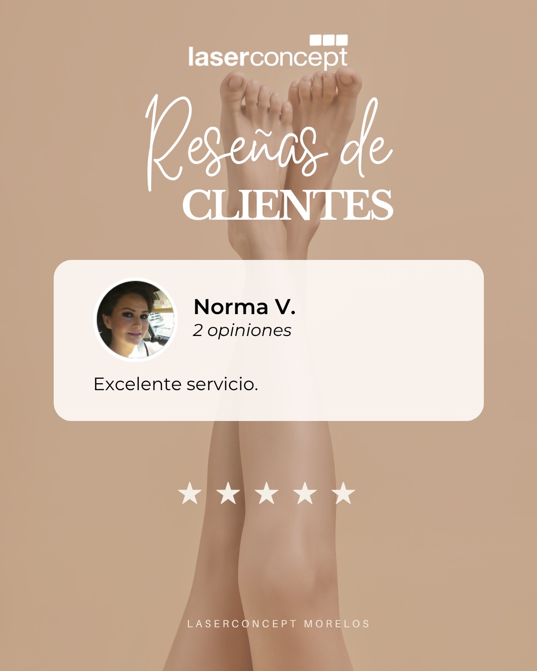 Clienta de Laserconcept sonriendo en la sucursal